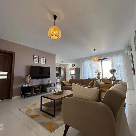 New 2 Mins From Seafront * 圣保罗湾城