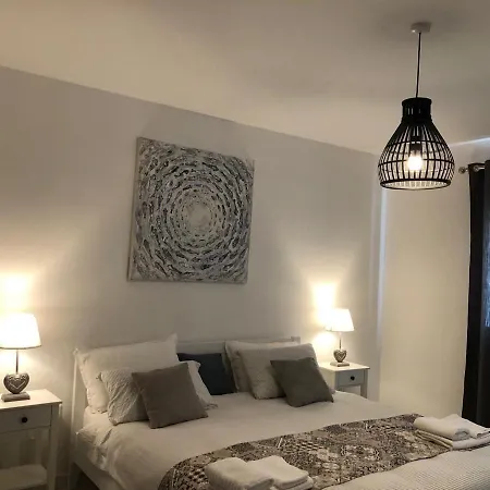 New 2 Mins From Seafront *