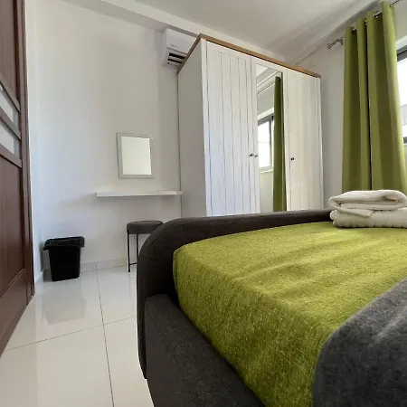 Brand New 2 Mins From Seafront