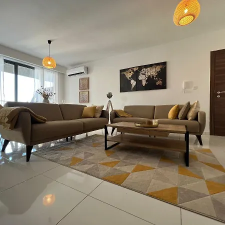 New 2 Mins From Seafront خليج سانت بول