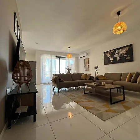 Brand New 2 Mins From Seafront شقة *