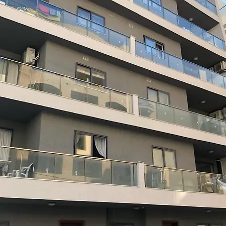 Brand New 2 Mins From Seafront *