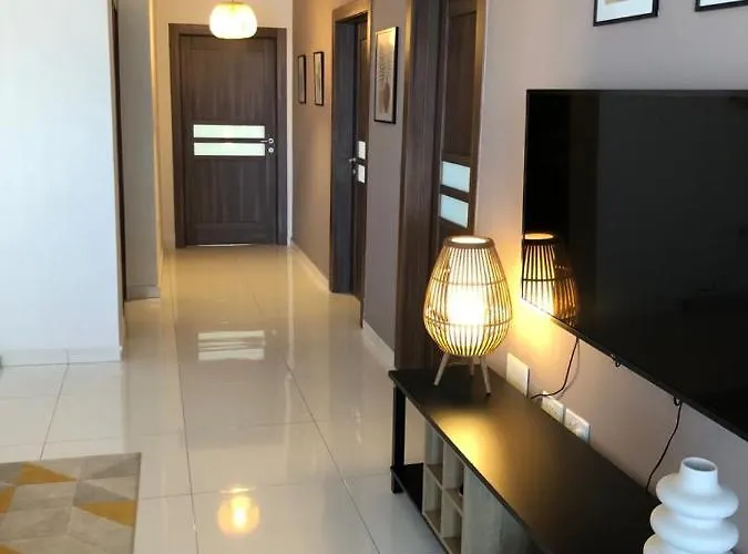 New 2 Mins From Seafront *