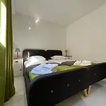 New 2 Mins From Seafront
