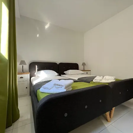 Brand New 2 Mins From Seafront