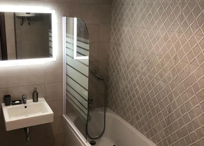 New 2 Mins From Seafront *